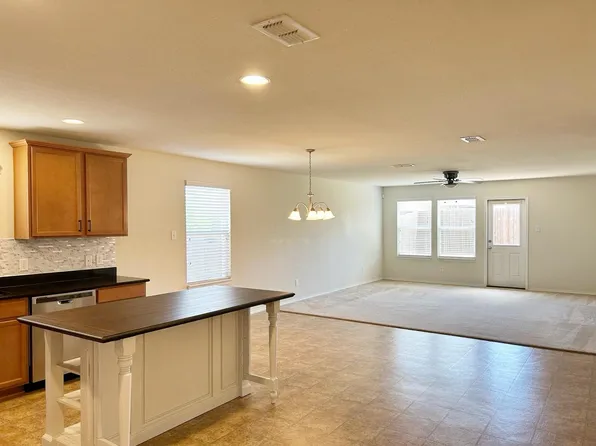 3104 Manuel Creek Dr, Little Elm, TX 75068