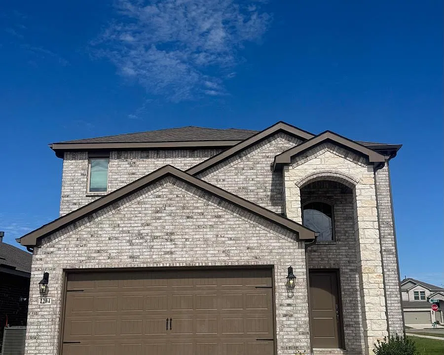 2204 Chloe Ln