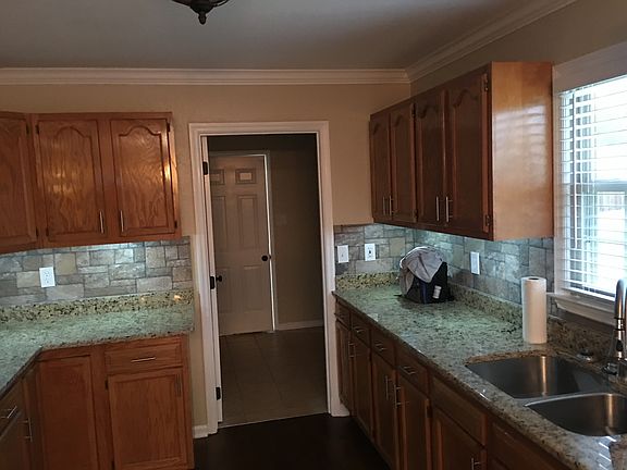 3rd image of 431 Dairy Ln