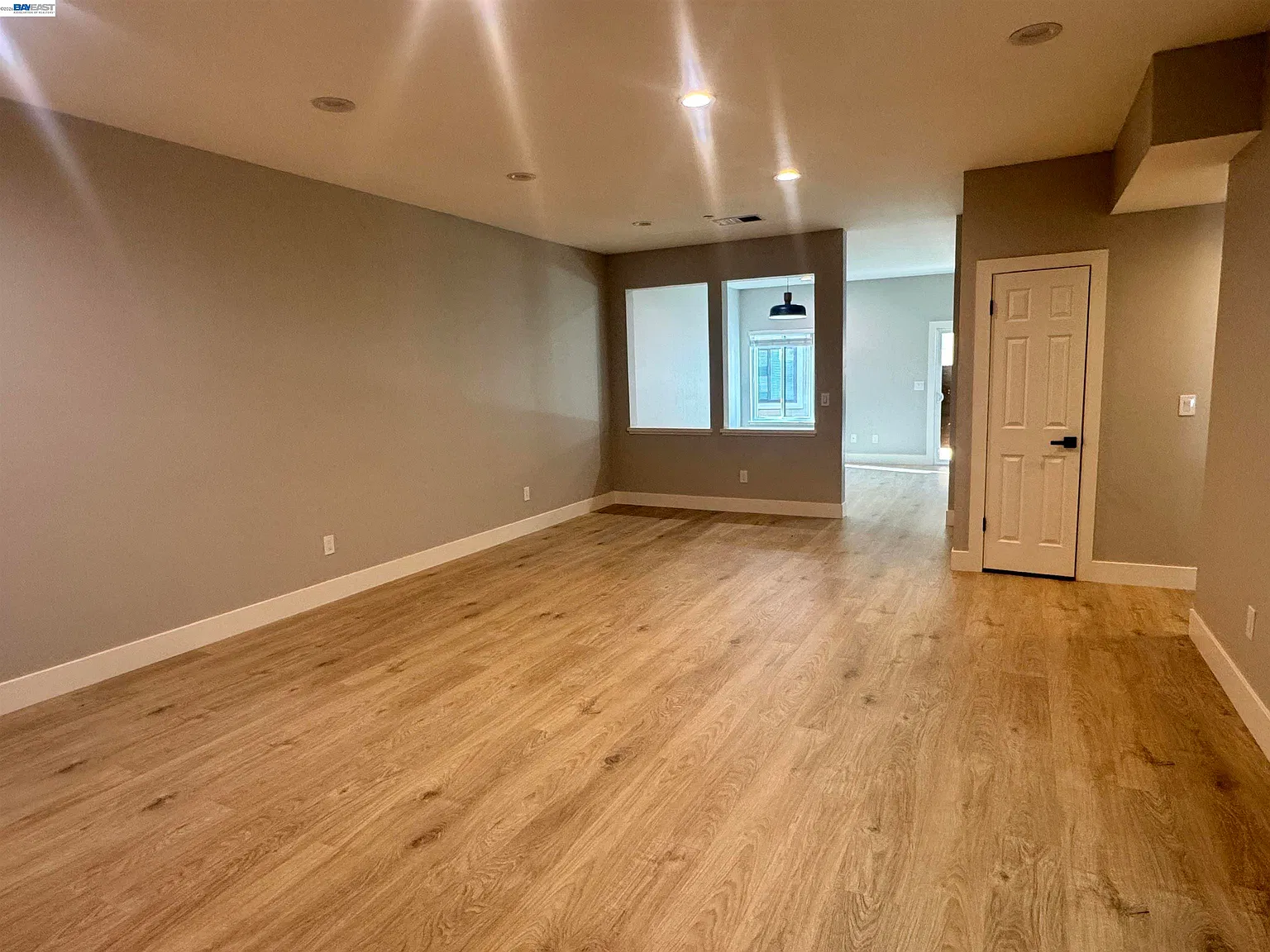 3 bed, 2082 sqft, $7,000 — Photo 2