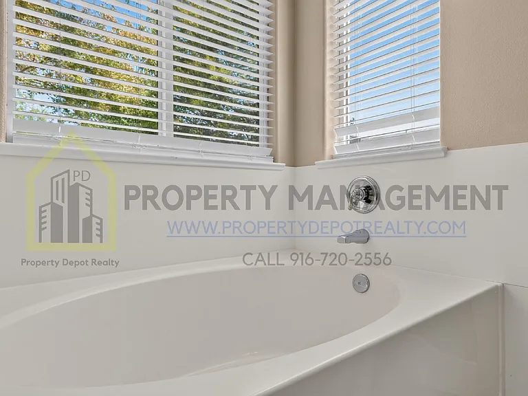 1570 Charm Way — Photo 31