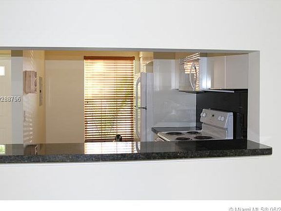 5th image of 15 Whitehead Cir