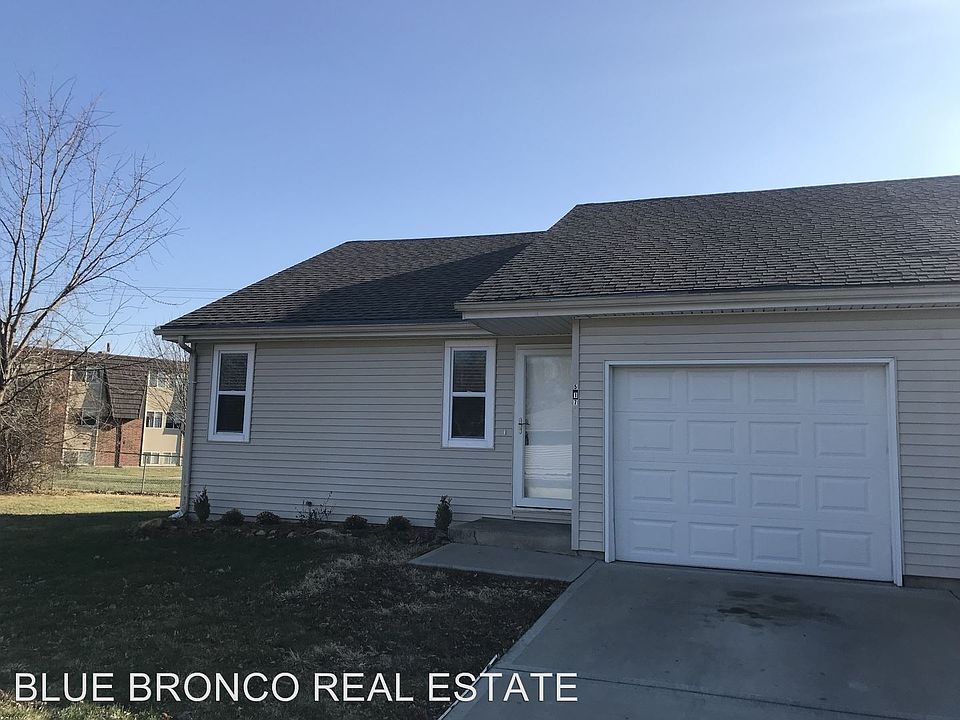 1st image of 517 NE Fernwood Cir
