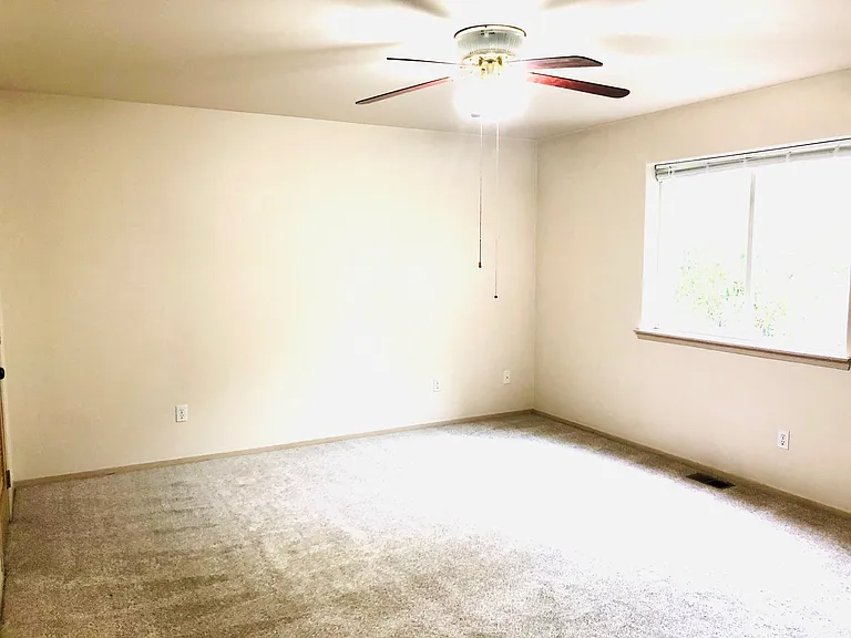 965 Stefany Ln — Photo 12