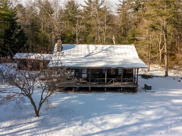 9 Burgess Rd, Foster, RI 02825