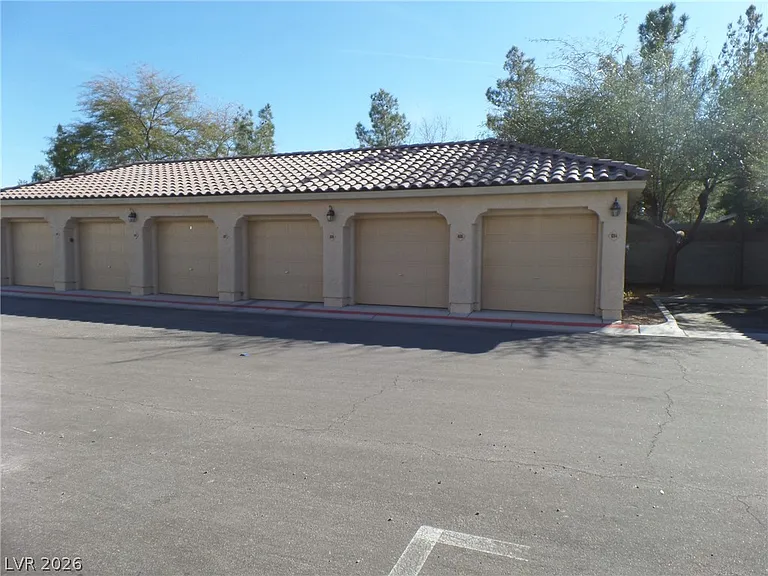 3917 Lazy Pine St #201 — Photo 29