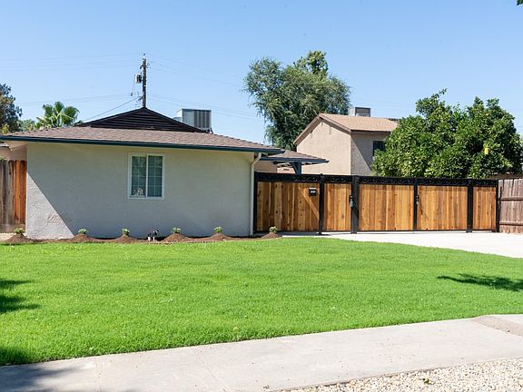 2nd image of 1013 E Garland Ave