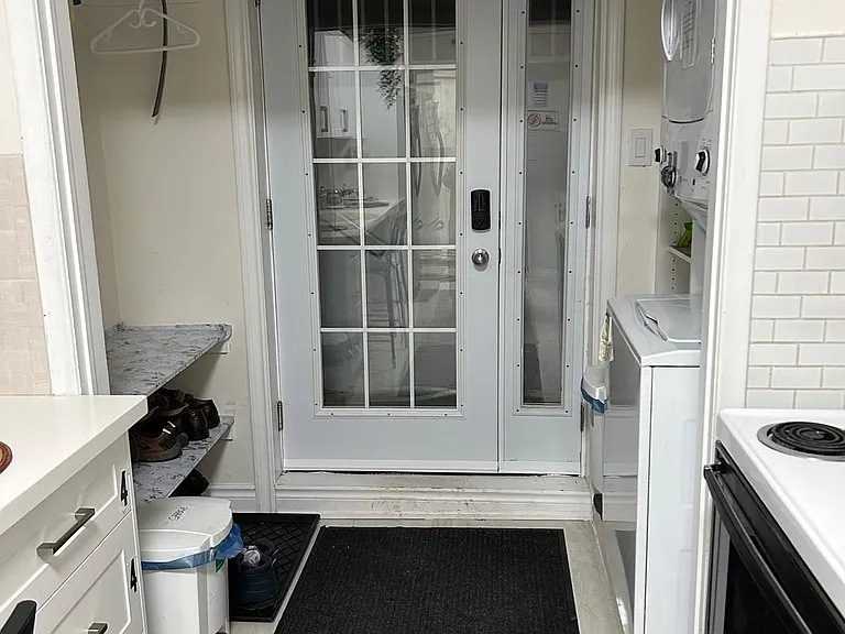 5294 Lawrence Ave E #LOWER LEVEL — Photo 17