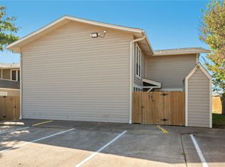 2101 Barak Ln APT 20, Bryan, TX 77802