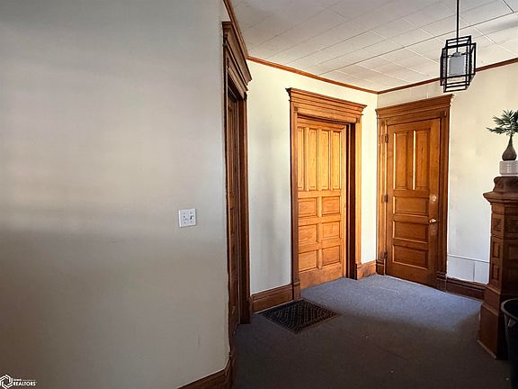 3rd image of 500 N Main St