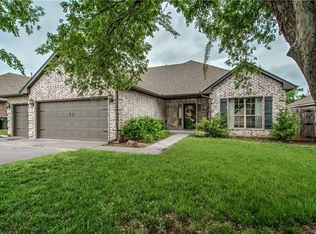 2109 Pine View Ter, Edmond, OK 73003