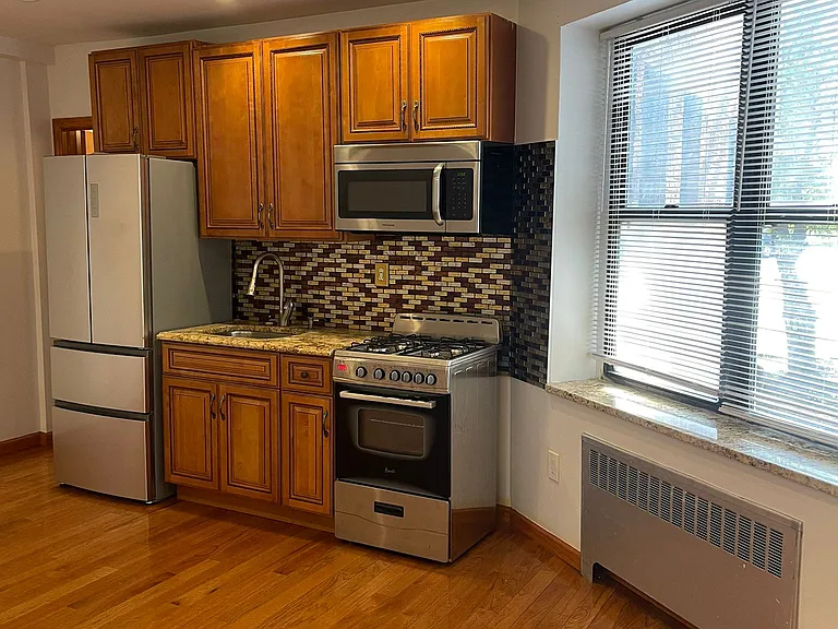 1056 Saint Nicholas Ave #1J — Photo 9
