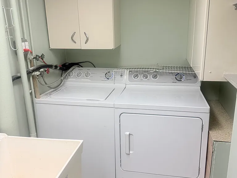 48 Elissa Ln #1 — Photo 10