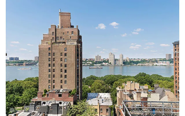 Sold by Douglas Elliman | media 18