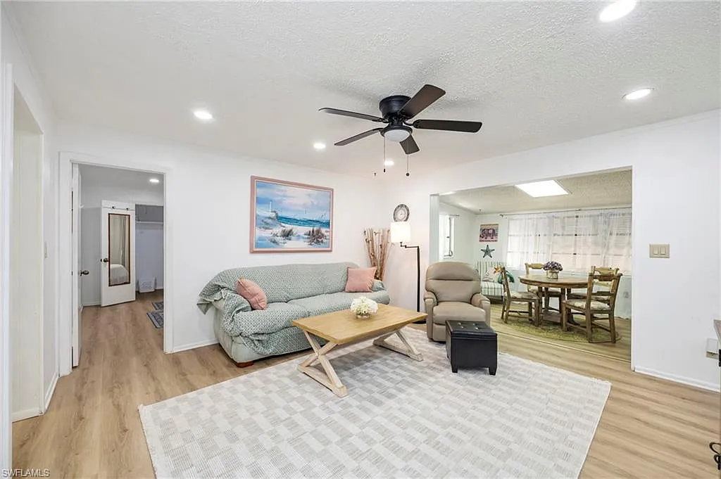 4 bed, 2.0 bath, 1428 sqft, $3,000 — Photo 3