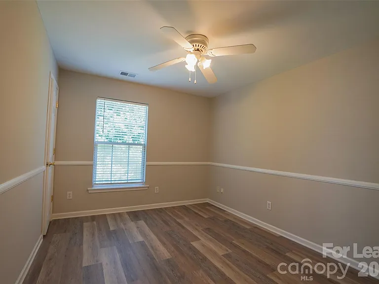 2411 Normancrest Ct — Photo 8
