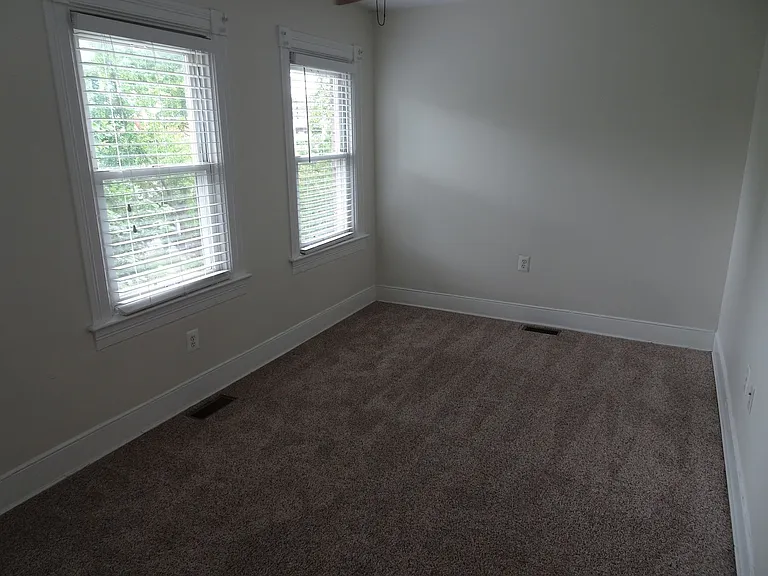 1165 Abbey Pl NE — Photo 8