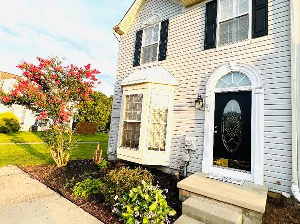 63 Alexis Dr, Newark, DE 19702