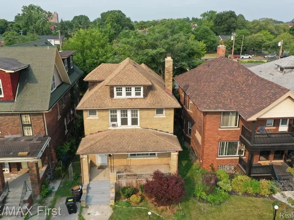 7455 Churchill St, Detroit, MI 48206