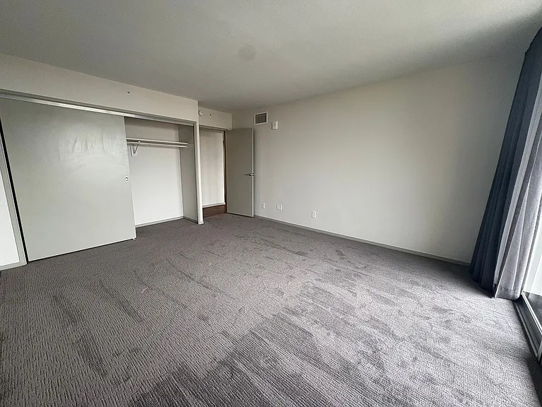 Sky Park Apartments — Photo 41