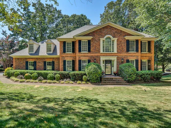5698 Salisbury Dr, Roanoke, VA 24018