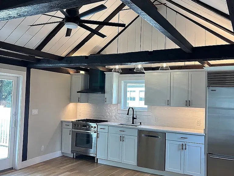 2 bed, 656 sqft, $3,400 — Photo 4