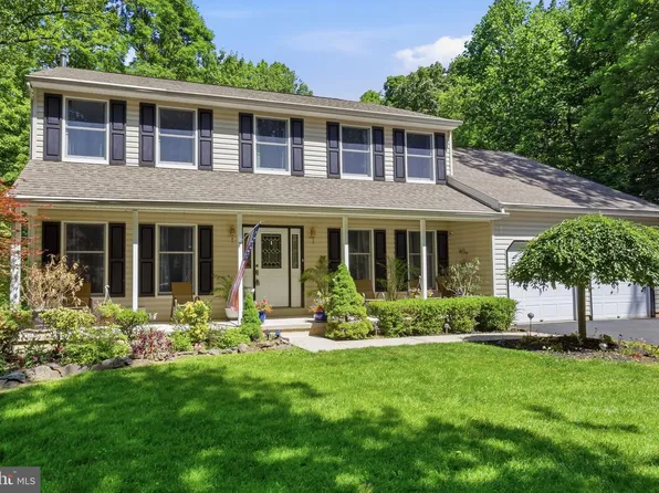 2130 Sterners Rd, Green Lane, PA 18054