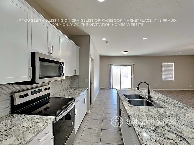 2702 E Omega Dr — Photo 7