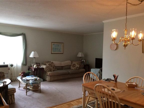 Dining area/Living room