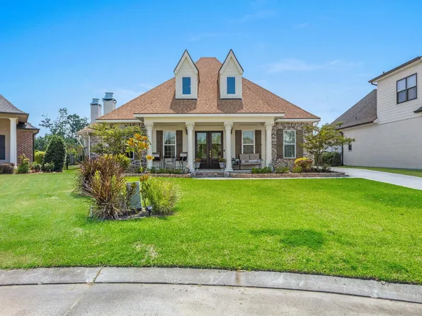 2407 Hogans Aly, Westlake, LA 70669