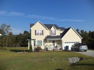 133 Camellia Creek Dr, Richlands, NC 28574