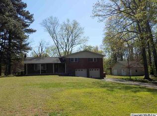 222 Sanders Rd SE, Hartselle, AL 35640