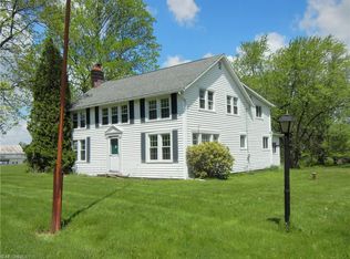 1835 Center Rd, Hinckley, OH 44233