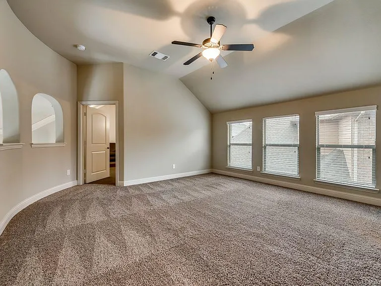 8408 La Fontaine Dr — Photo 13
