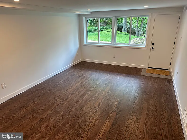 713 Woodfield Rd — Photo 27