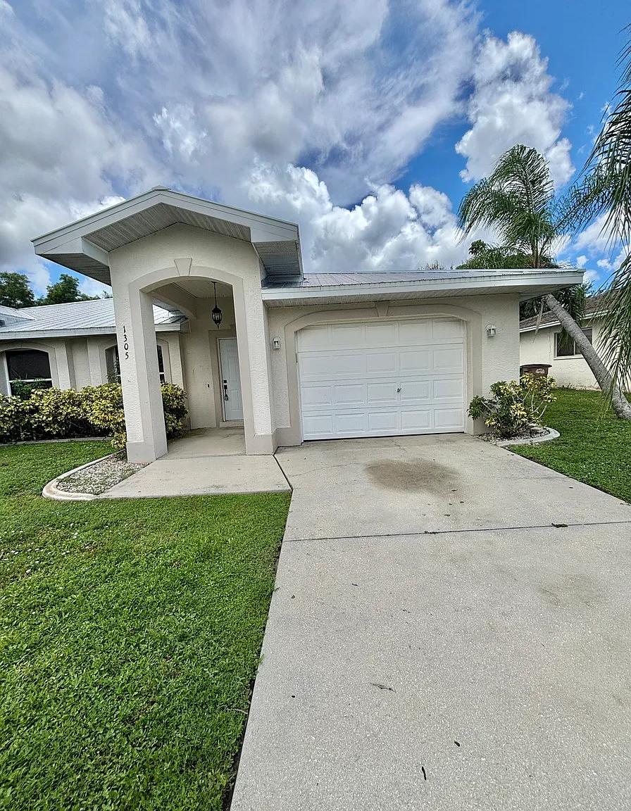 3 bed, 2.0 bath, 1139 sqft, $1,399 — Photo 1