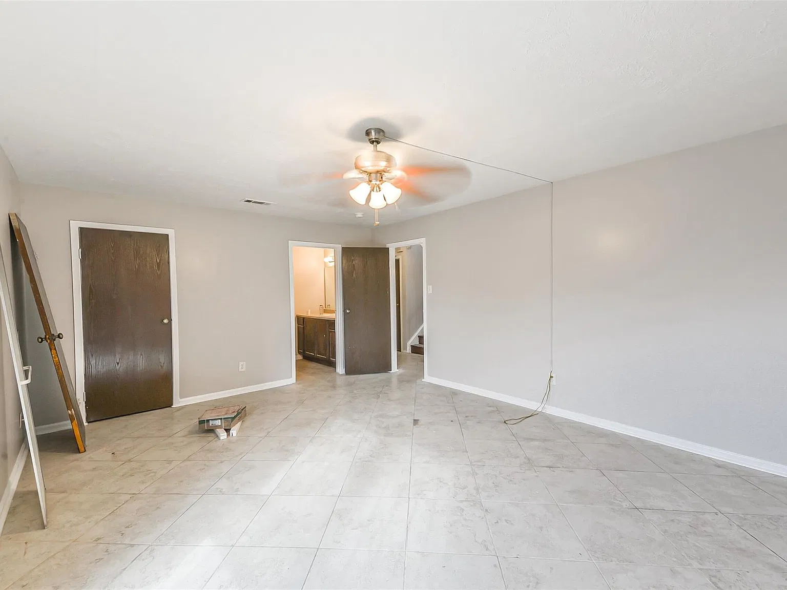 4 bed, 2.0 bath, 2056 sqft, $1,800 — Photo 4
