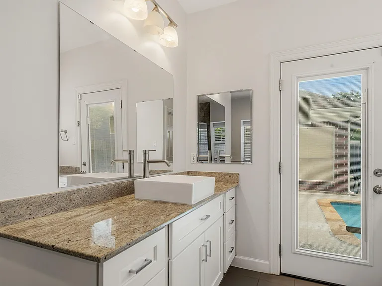 14207 Woodville Gardens Dr — Photo 24