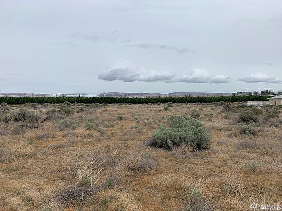 5th image of 818 Desert Aire Dr SW
