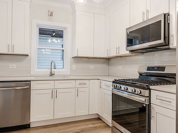 4th image of 3510 N Oketo Ave