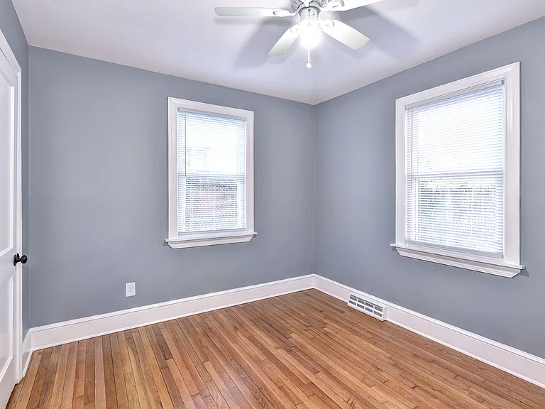 725 Jefferson Pl — Photo 5