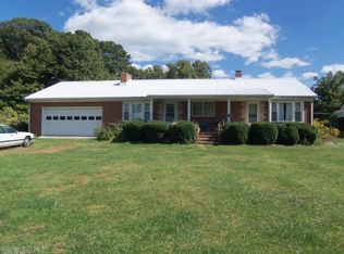 707 Fairview Church Rd SW, Floyd, VA 24091