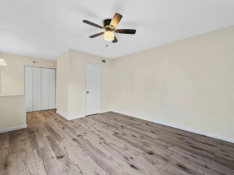 6005 Dooley Dr — Photo 20