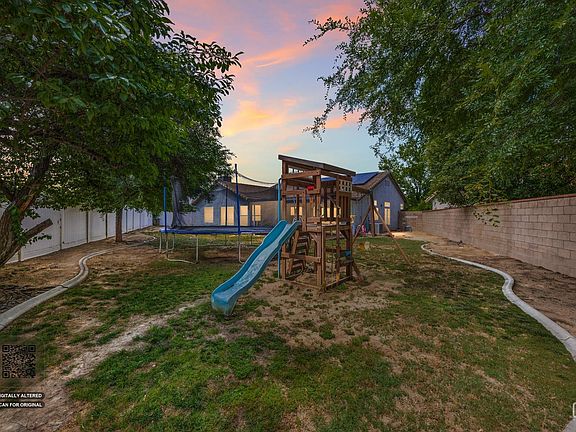 2nd image of 11005 Lakewood Ct