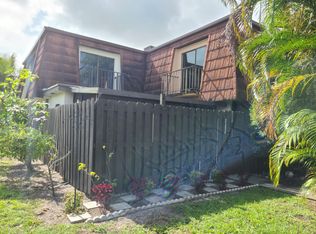 2132 White Pine Cir APT A, Greenacres, FL 33415