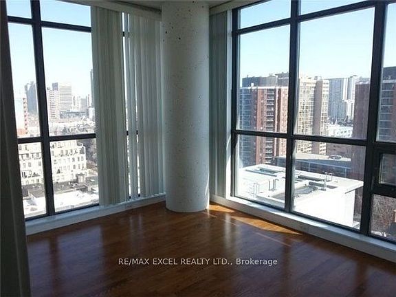 3rd image of 285 Mutual St #1604