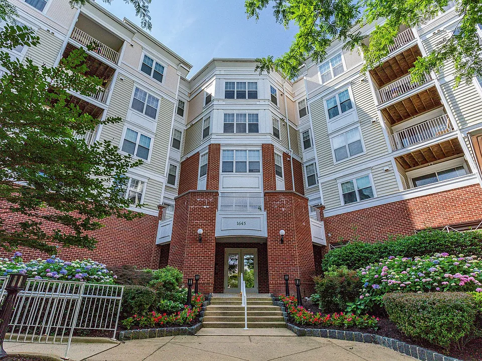 1645 International Dr #411