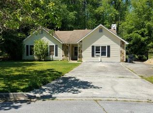 2061 Stoneridge Ln, Snellville, GA 30078