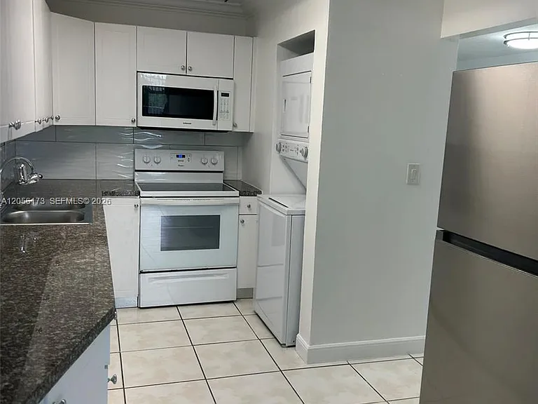 10000 NW 80th Ct #2456 — Photo 12