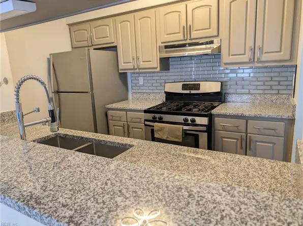 1158 Hillock Xing, Virginia Beach, VA 23455